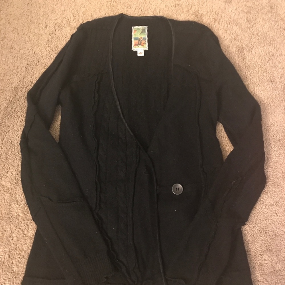 100% luxurious cashmere detailed sweater